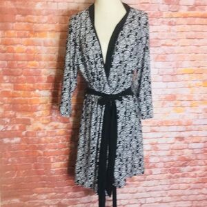 Marilyn Monroe Black and White LightWeight Women's Robe